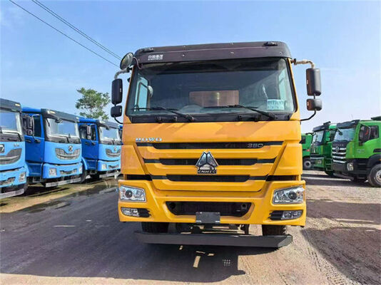 Heavy‑Duty Sinotruk HOWO V7 in Desert Yellow 300 L Fuel Tank