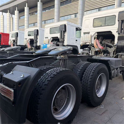 Tandem Axle 2*16T Traktor Truk bekas D12.42 420HP Mesin Dengan Pad Baru / Sepatu